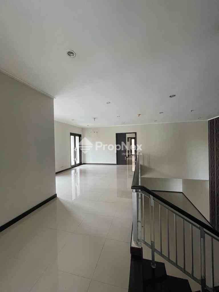 Disewakan Rumah Graha Famili Blok Favorit — foto 3